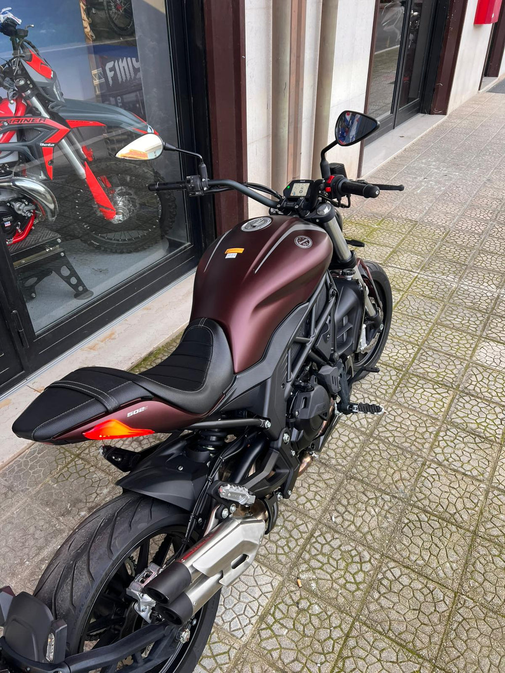 Benelli 502 C 2023
