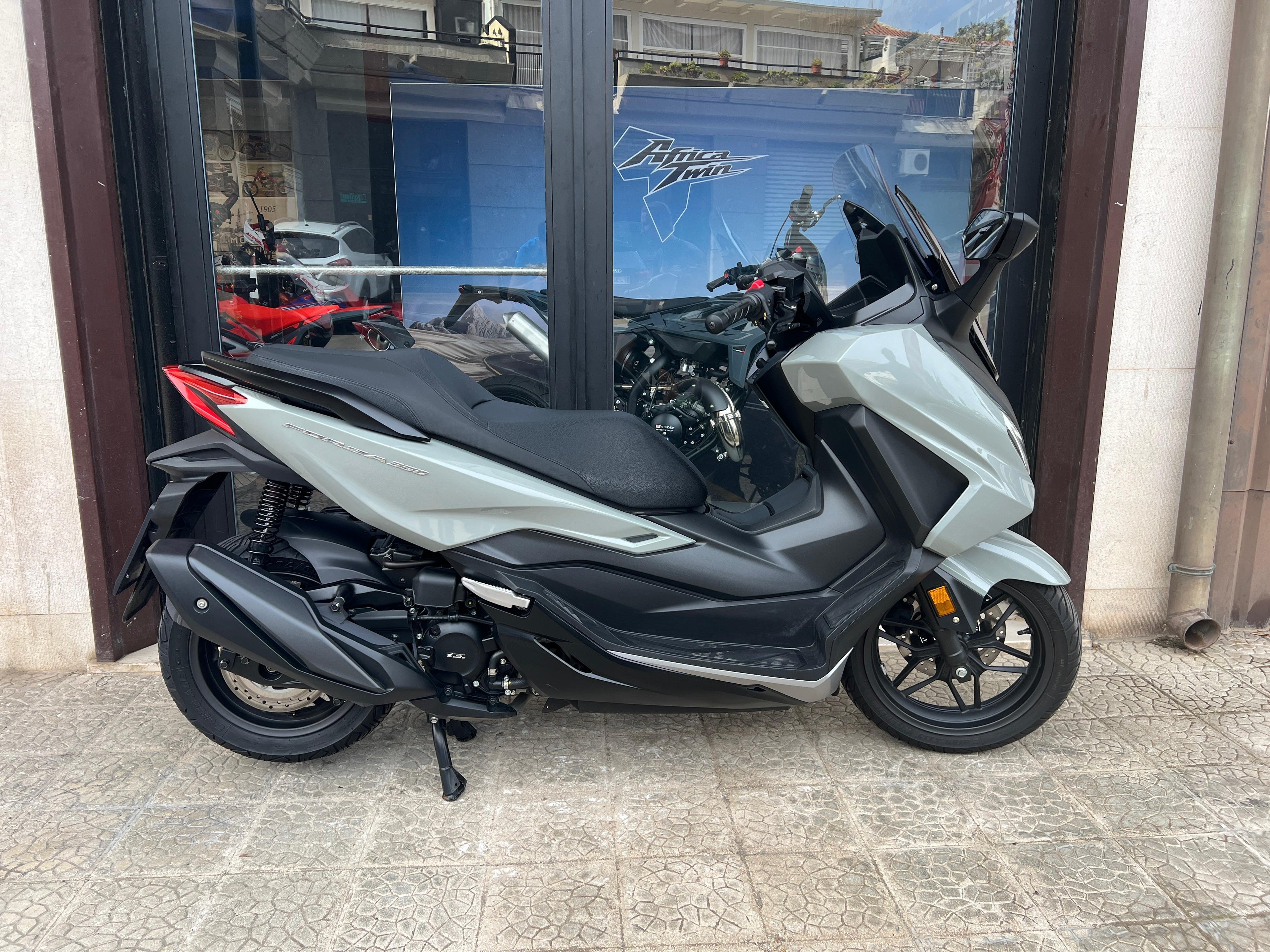 Honda Forza 350 2024