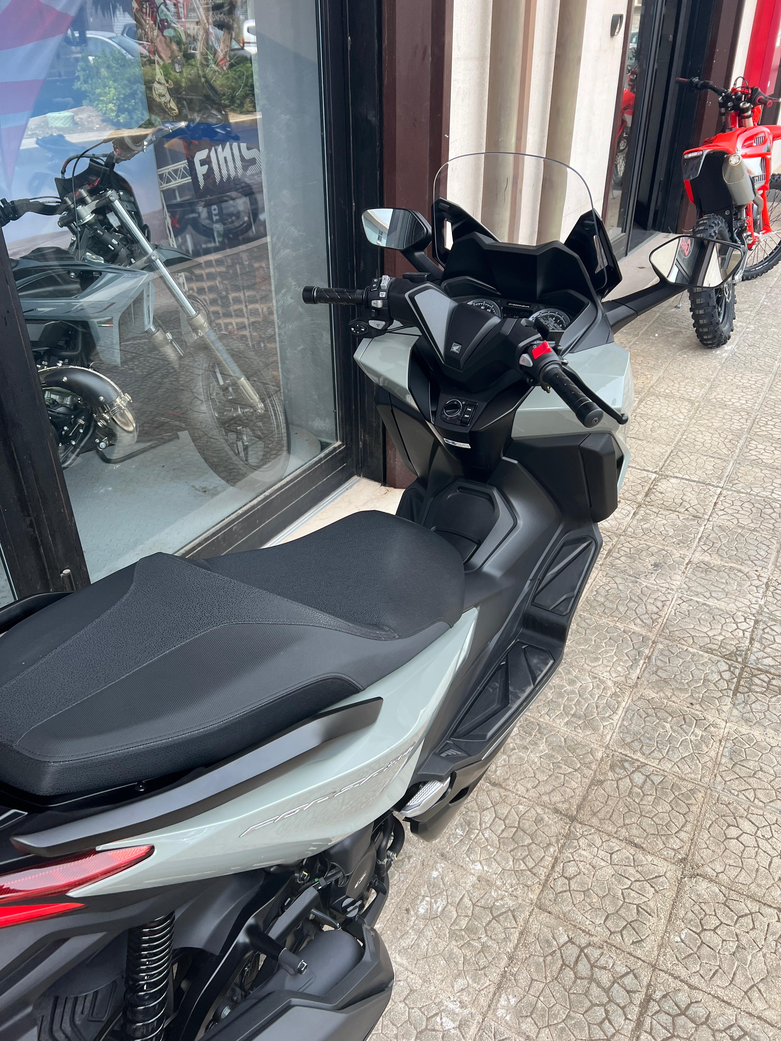 Honda Forza 350 2024