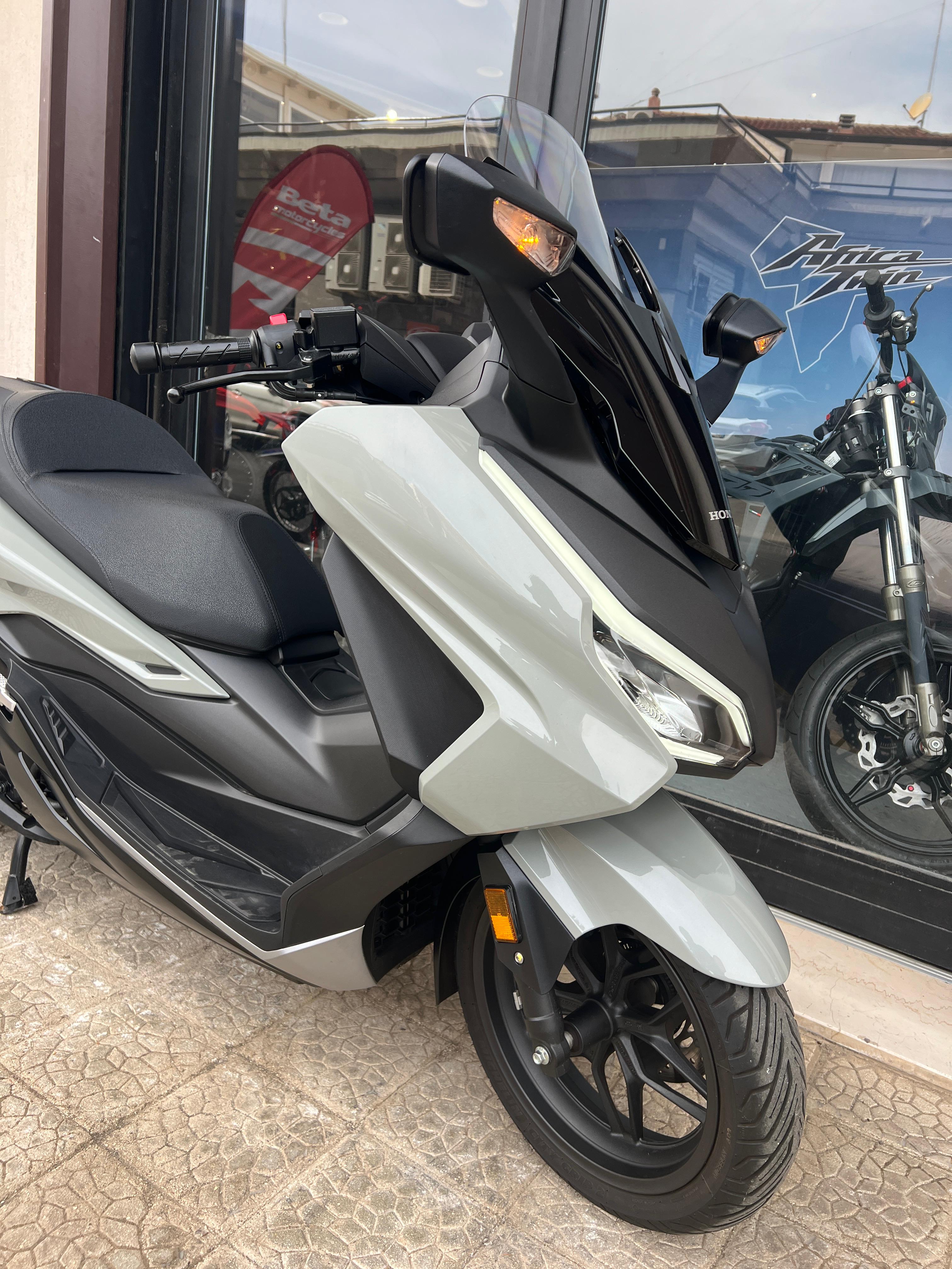 Honda Forza 350 2024