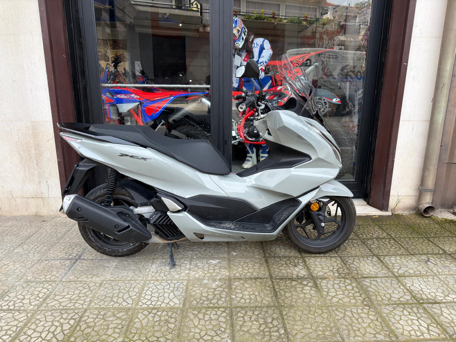 HONDA PCX 125 (2024)
