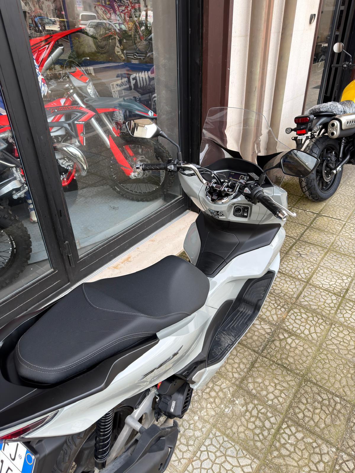 HONDA PCX 125 (2024)