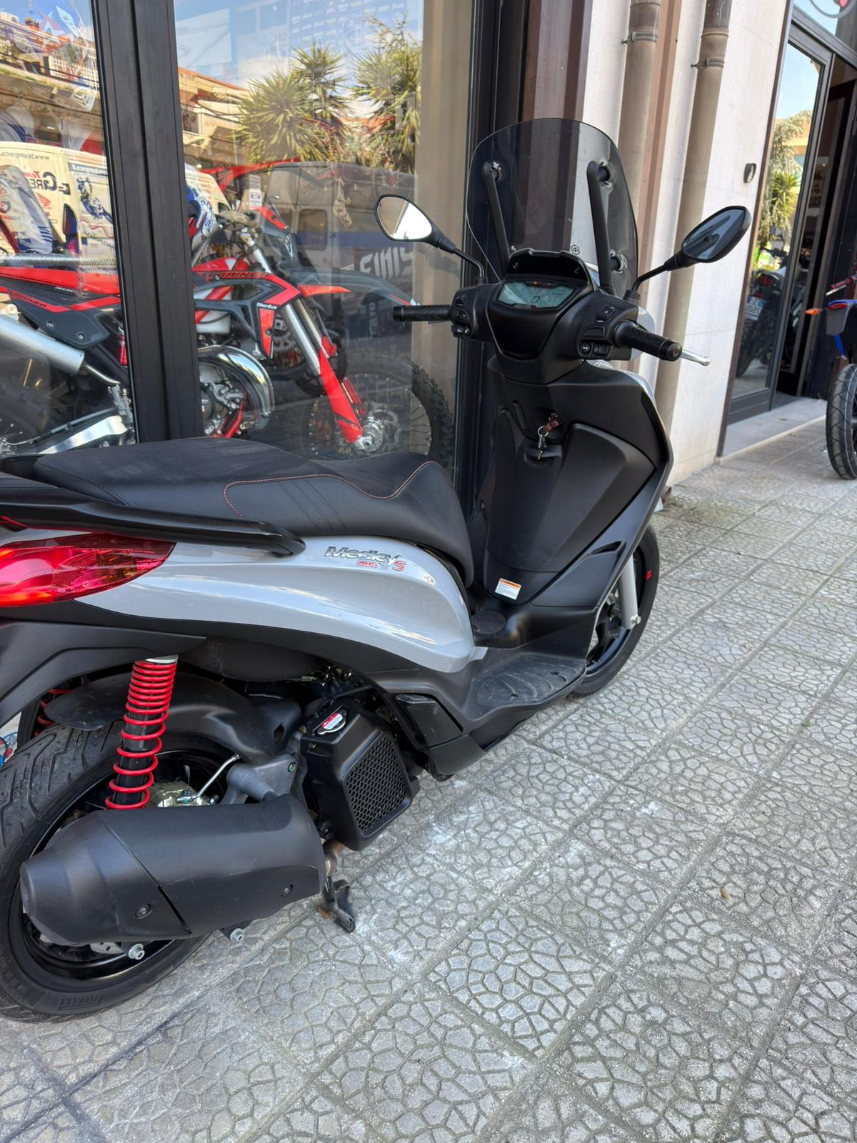 Piaggio Medley 125 S ABS - Grigio Nardò - 2024