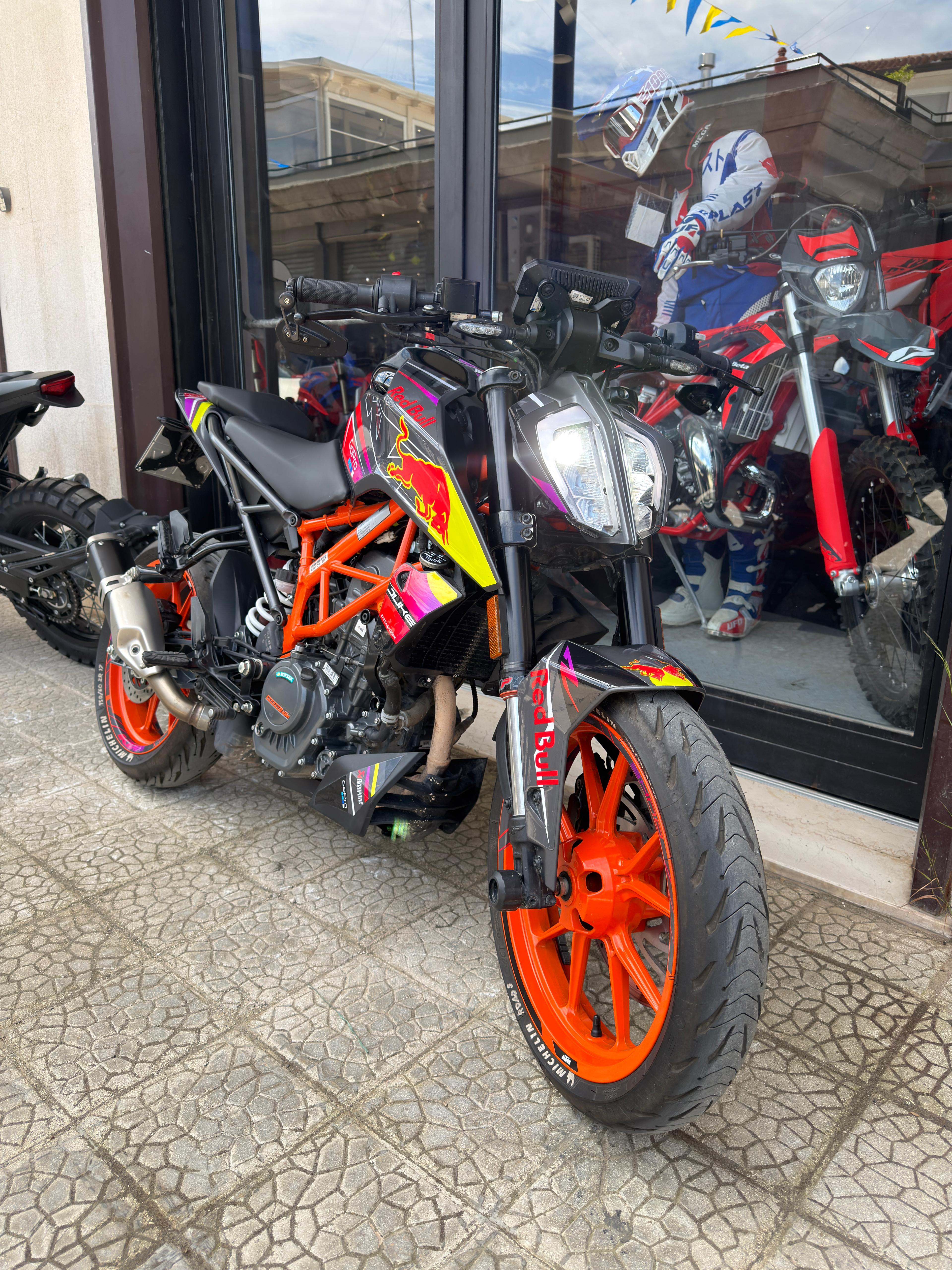 KTM 125 Duke 2024