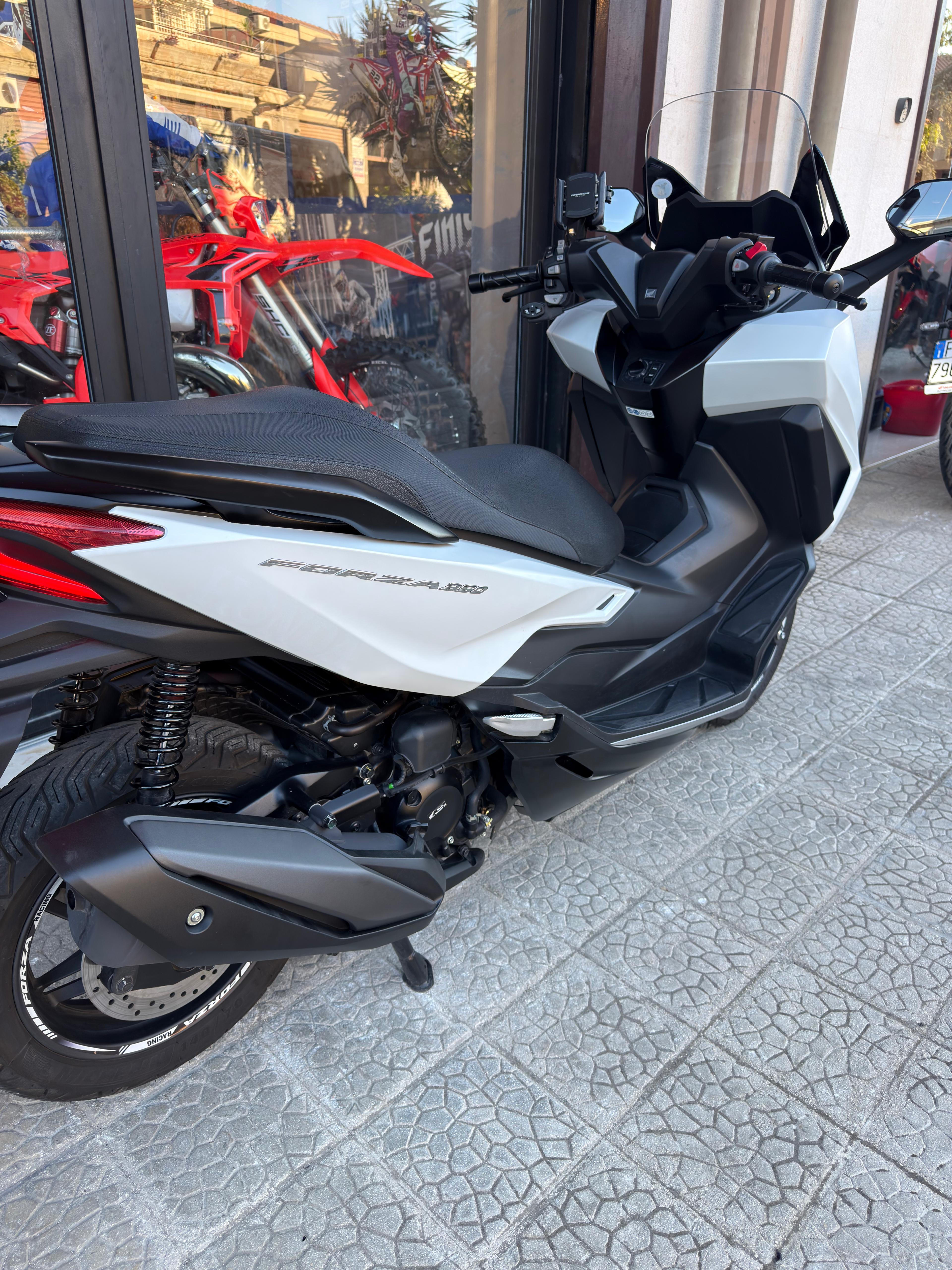 Honda Forza 350 2024